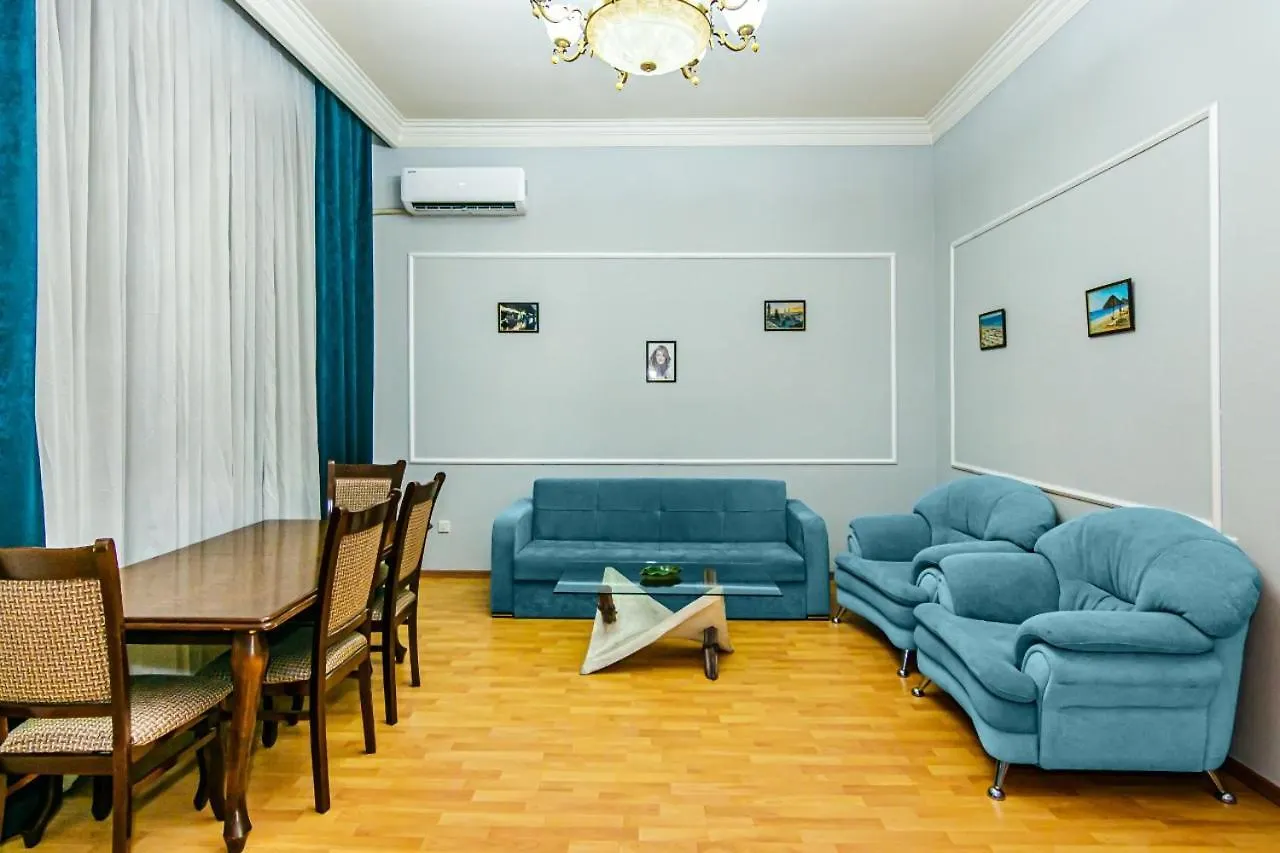 Luxury Apartment In Targovu バクー 0*,