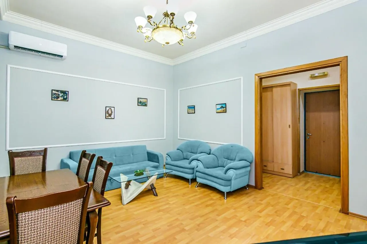 Luxury Apartment In Targovu バクー